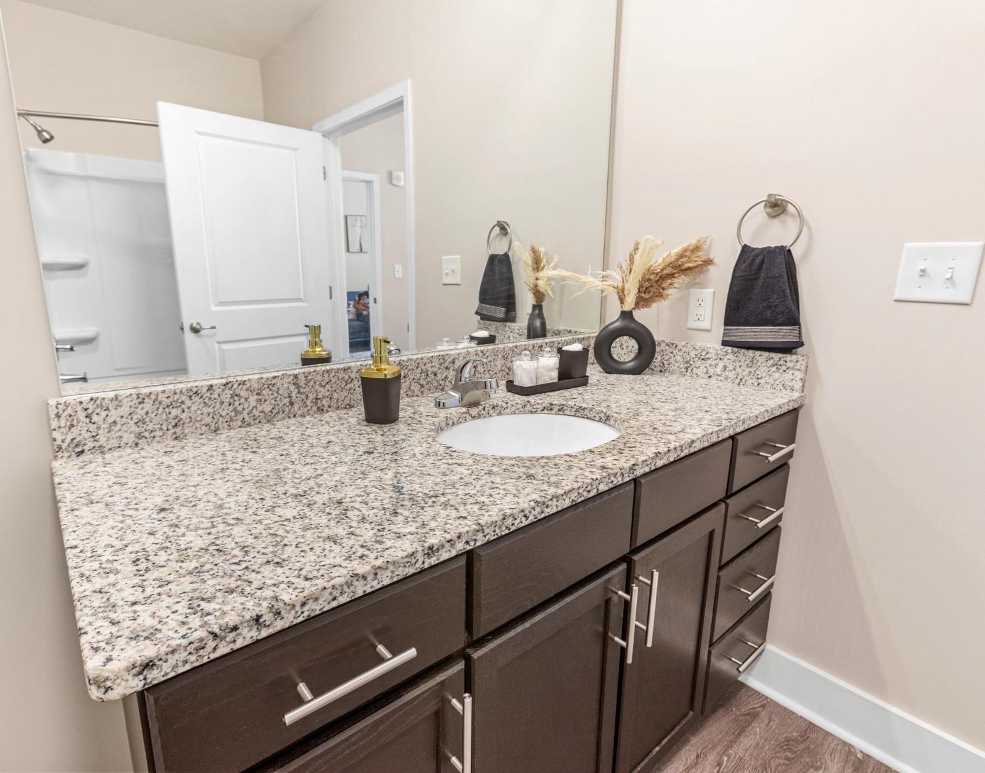 Modern Downtown Apartment Birmingham Bagian luar foto
